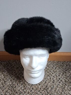 Ben Berger Luxury Colllection Womens Black Faux Fur Russian-Style Hat